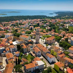 https://apartman-marelux.in-istria.net